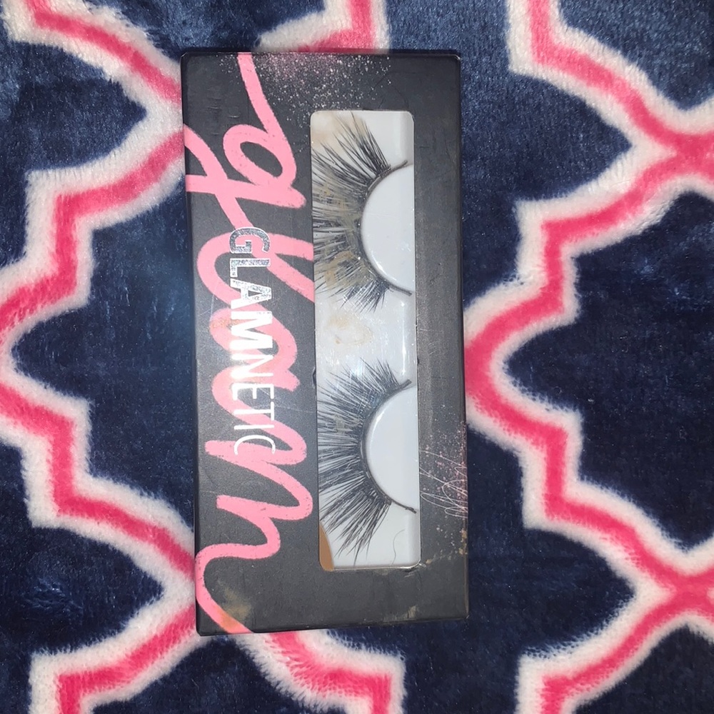 Magnetic lashes: Bella